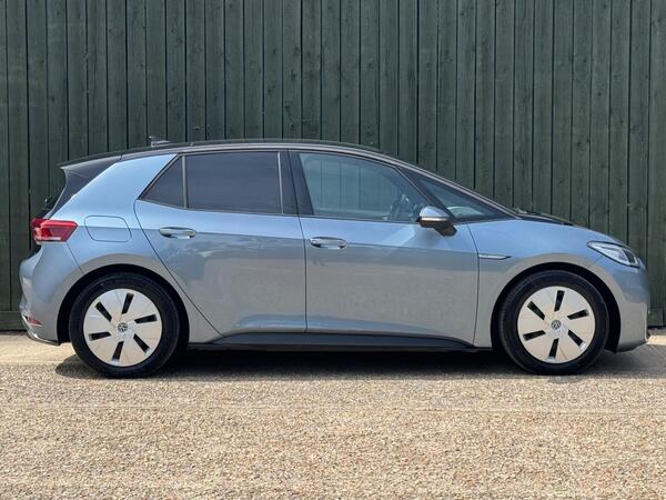 Volkswagen ID.3 Pro Performance 58kWh Style Auto 5dr at 17th