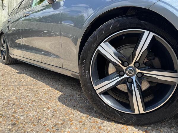 Volvo V90 2.0 D4 R-Design Auto Euro 6 (s/s) 5dr at 27th