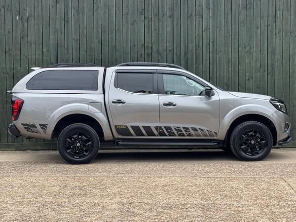 Nissan Navara 2.3 dCi N-Guard Pickup Double Cab 4dr Diesel Auto 4WD Euro 6 (190 ps)