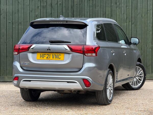 Mitsubishi Outlander 2.4h TwinMotor 13.8kWh Design CVT 4WD Euro 6 (s/s) 5dr at 22th