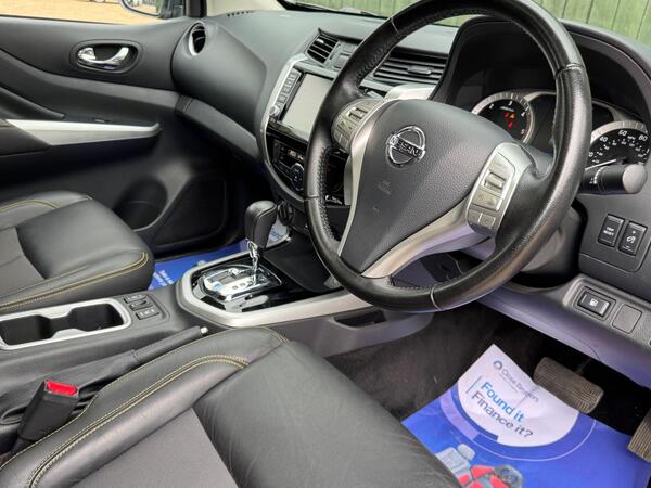 Nissan Navara 2.3 dCi N-Guard Auto 4WD Euro 6 4dr at 25th