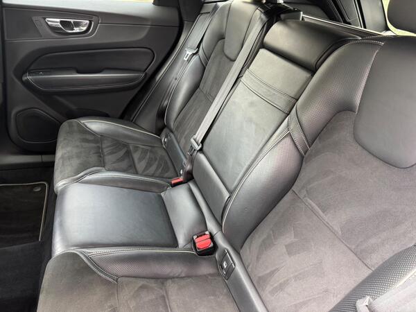 Volvo XC60 2.0 D5 PowerPulse R-Design Pro Auto AWD Euro 6 (s/s) 5dr