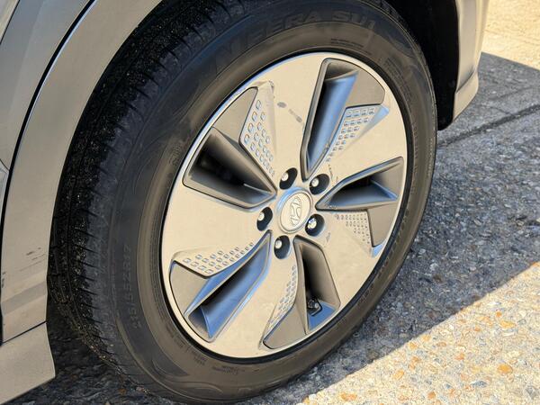 Hyundai KONA 64kWh Premium SE Auto 5dr (7kW Charger)