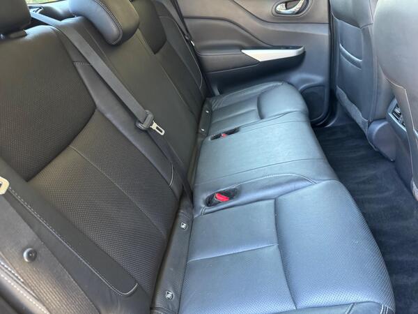 Nissan Navara 2.3 dCi Tekna Auto 4WD Euro 6 4dr at 15th