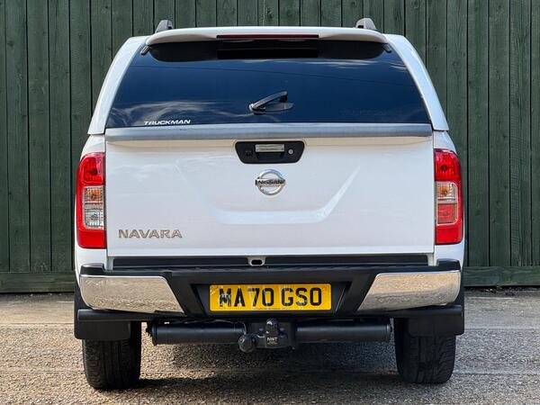 Nissan Navara 2.3 dCi Tekna Auto 4WD Euro 6 4dr at 13th