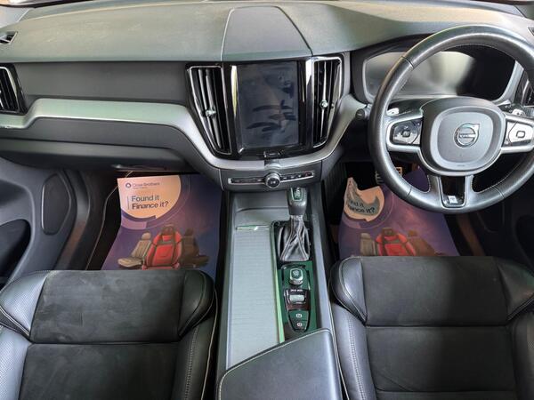Volvo XC60 2.0 D4 R-Design Auto AWD Euro 6 (s/s) 5dr at 2th
