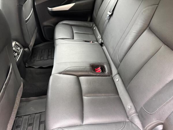 Nissan Navara 2.3 dCi Tekna 4WD Euro 6 (s/s) 4dr