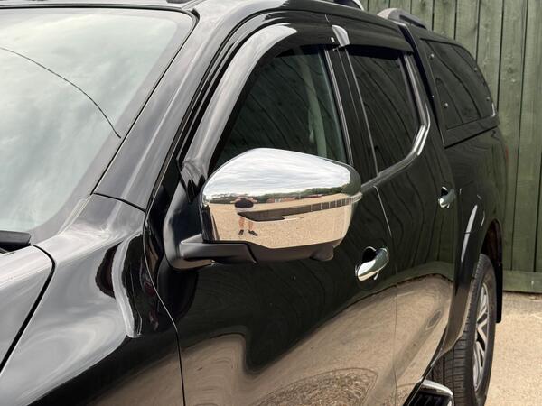 Nissan Navara 2.3 dCi Tekna 4WD Euro 6 (s/s) 4dr