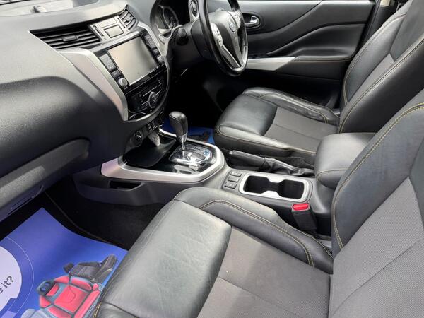 Nissan Navara 2.3 dCi N-Guard Pickup Double Cab 4dr Diesel Auto 4WD Euro 6 (190 ps)