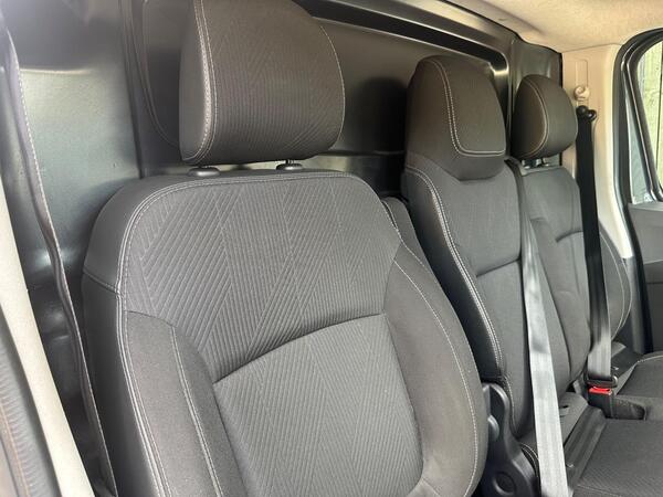 Renault Trafic 2.0 dCi Blue SL28 Sport+ L1 H1 Euro 6 (s/s) 5dr