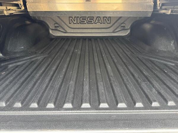 Nissan Navara 2.3 dCi N-Guard Auto 4WD Euro 6 4dr