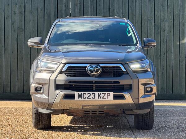 Toyota Hilux 2.8 D-4D Invincible X Auto 4WD Euro 6 (s/s) 4dr at 9th
