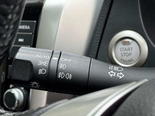 Nissan Navara 2.3 dCi N-Guard Auto 4WD Euro 6 4dr