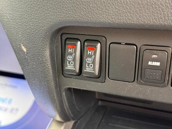 Mitsubishi L200 2.4 DI-D DC Barbarian Auto 4WD Euro 6 4dr at 25th