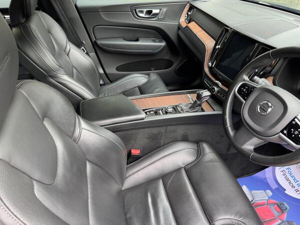 Volvo XC60 2.0 D4 Inscription Auto AWD Euro 6 (s/s) 5dr at 4th
