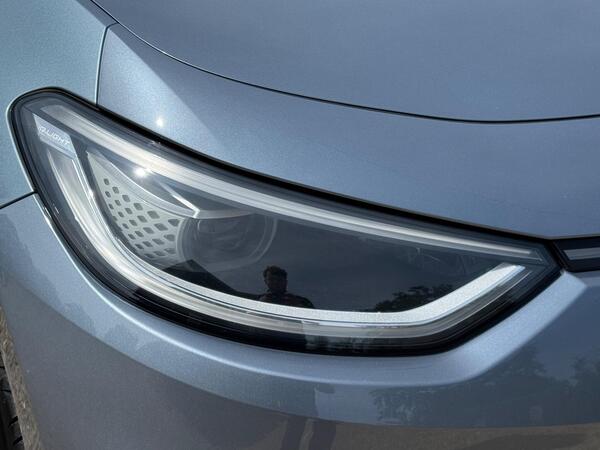 Volkswagen ID.3 Pro Performance 58kWh Style Auto 5dr at 41th