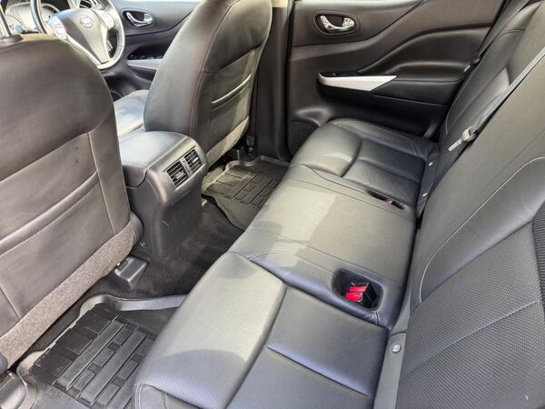 Nissan Navara 2.3 dCi Tekna 4WD Euro 6 (s/s) 4dr at 16th