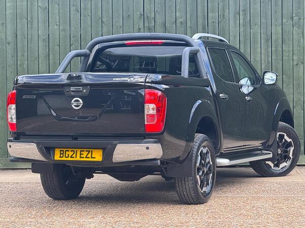 Nissan Navara 2.3 dCi Tekna 4WD Euro 6 (s/s) 4dr at 19th
