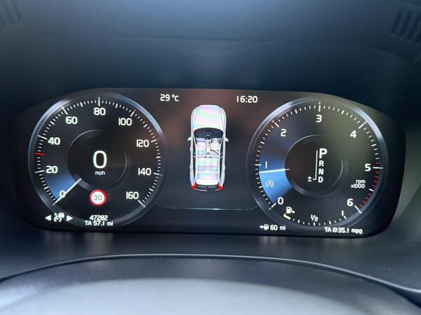 Volvo XC60 2.0 D4 Momentum Auto Euro 6 (s/s) 5dr at 14th