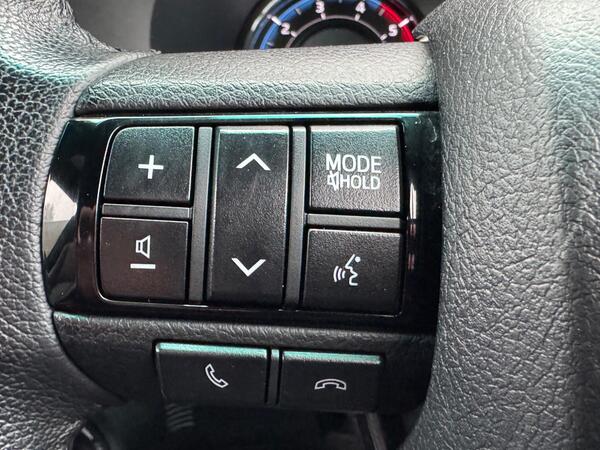 Toyota Hilux 2.8 D-4D Invincible X Auto 4WD Euro 6 (s/s) 4dr at 23th