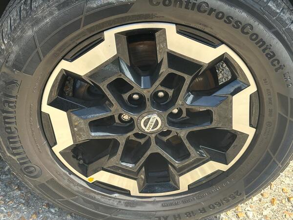 Nissan Navara 2.3 dCi Tekna 4WD Euro 6 (s/s) 4dr at 31th