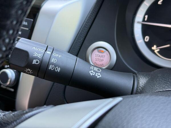 Nissan Navara 2.3 dCi N-Guard Auto 4WD Euro 6 4dr at 29th