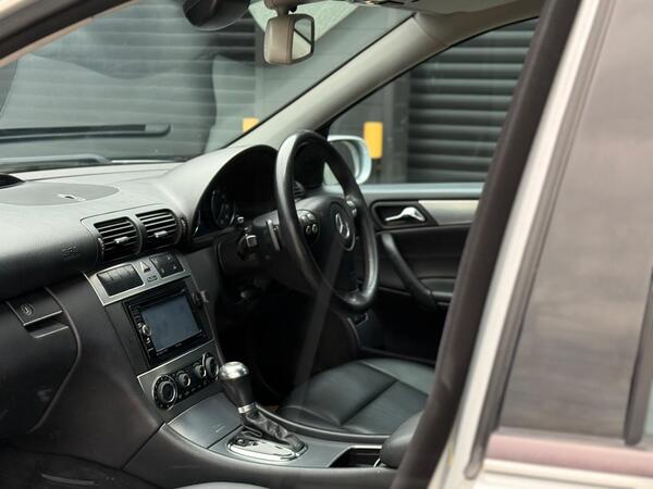 Mercedes-Benz C Class 1.8 C180 Kompressor Avantgarde SE 5dr - Image 3