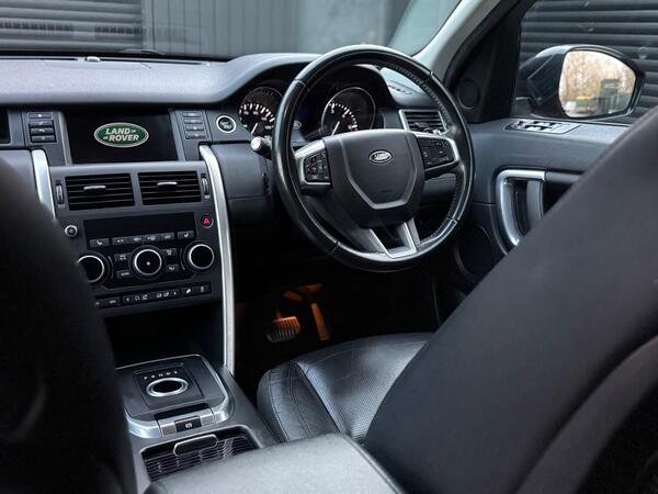 Land Rover Discovery Sport 2.0 TD4 SE Tech Auto 4WD Euro 6 (s/s) 5dr - Image 2