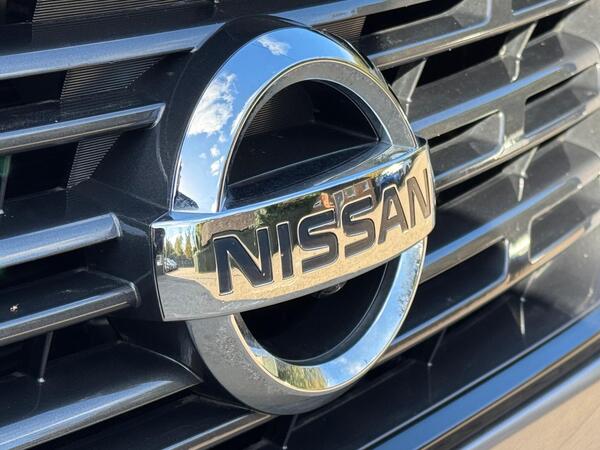Nissan Navara 2.3 dCi N-Guard Auto 4WD Euro 6 4dr at 38th