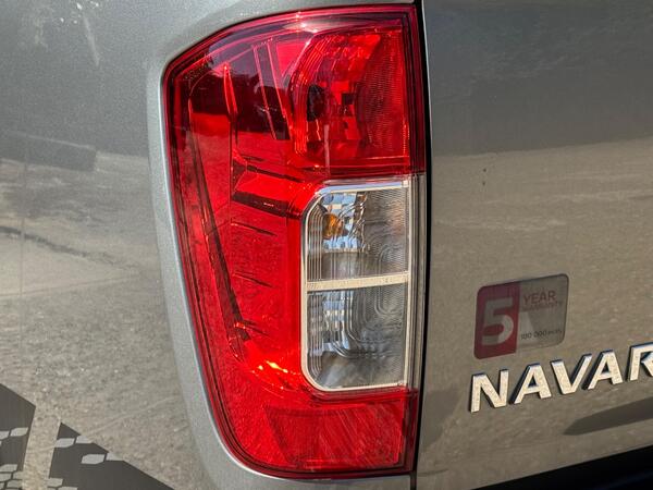 Nissan Navara 2.3 dCi N-Guard Auto 4WD Euro 6 4dr