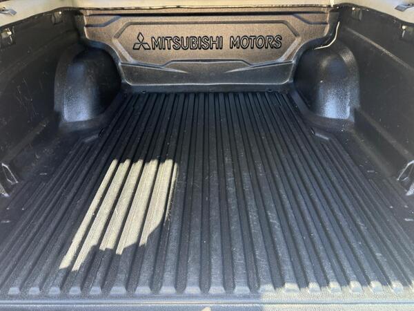 Mitsubishi L200 2.4 DI-D DC Warrior 4WD Euro 6 4dr