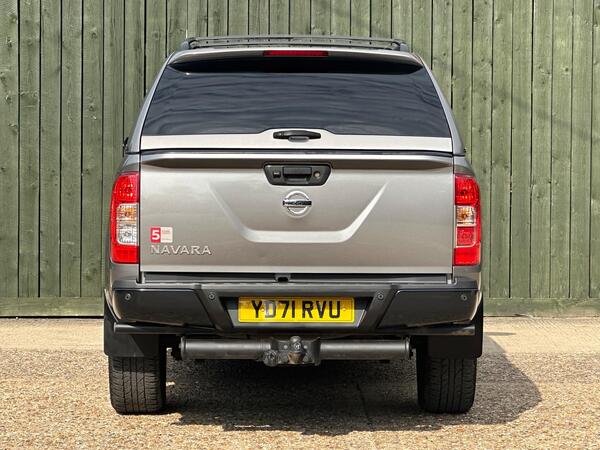 Nissan Navara 2.3 dCi N-Guard Auto 4WD Euro 6 4dr at 5th