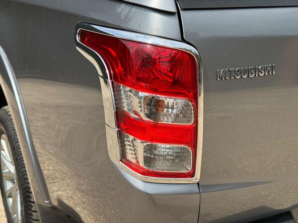 Mitsubishi L200 2.4 DI-D DC Barbarian Auto 4WD Euro 6 4dr at 41th
