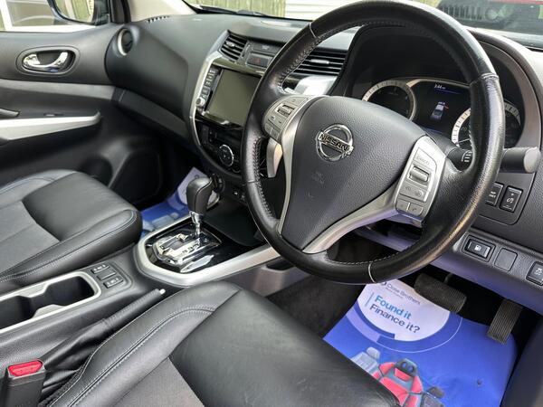 Nissan Navara 2.3 dCi N-Guard Pickup Double Cab 4dr Diesel Auto 4WD Euro 6 (190 ps)