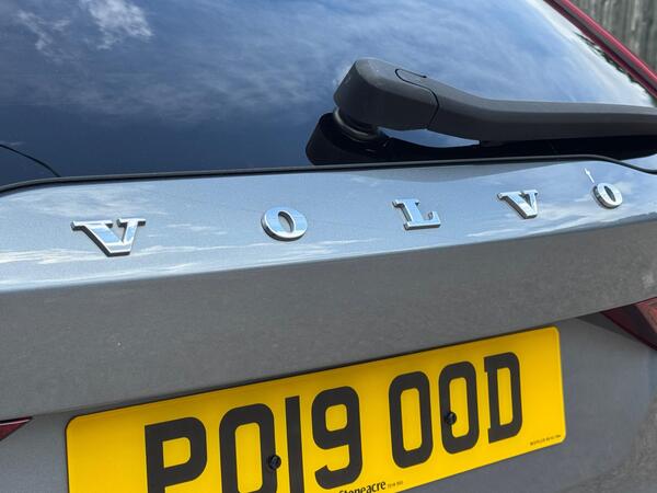 Volvo V90 2.0 D4 R-Design Auto Euro 6 (s/s) 5dr at 39th