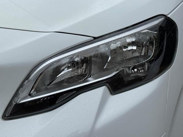 Peugeot Expert 2.0 BlueHDi 1400 Professional Plus Standard Panel Van MWB Euro 6 (s/s) 6dr at 36th