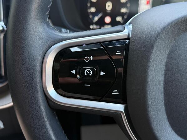 Volvo XC60 2.0 D5 PowerPulse Inscription Auto AWD Euro 6 (s/s) 5dr at 30th
