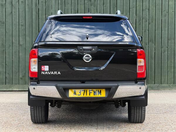 Nissan Navara 2.3 dCi Tekna Auto 4WD Euro 6 4dr