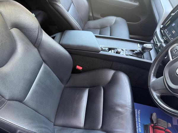 Volvo XC60 2.0 D4 Momentum Auto Euro 6 (s/s) 5dr at 22th