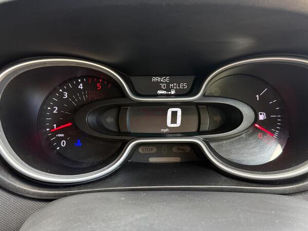 Renault Trafic 2.0 dCi ENERGY 28 Black Edition SWB Standard Roof Euro 6 (s/s) 5dr at 17th