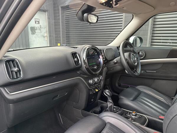 MINI Countryman 1.5 10kWh Cooper SE Exclusive Auto ALL4 Euro 6 (s/s) 5dr - Image 3
