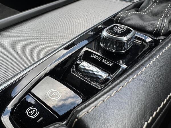Volvo V90 2.0 D4 R-Design Auto Euro 6 (s/s) 5dr at 33th