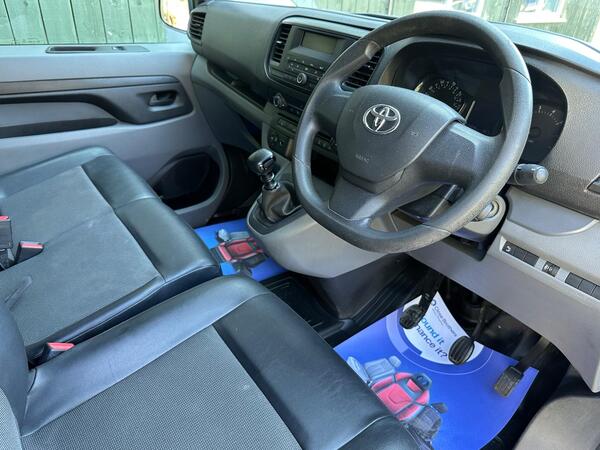 Toyota ProAce 1.6D Icon Medium Panel Van MWB Euro 6 (s/s) 6dr at 2th