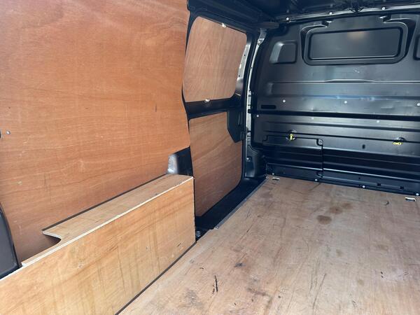 Citroen Dispatch 1.5 BlueHDi 1000 Enterprise Pro M FWD 2 Euro 6 (s/s) 6dr at 28th