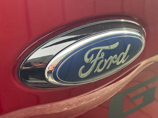 Ford Ranger 2.0 EcoBlue Stormtrak Pickup Double Cab 4dr Diesel Auto 4WD Euro 6 (s/s) (213 ps) at 40th