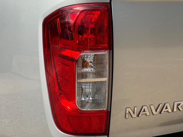 Nissan Navara 2.3 dCi Tekna Auto 4WD Euro 6 4dr at 50th