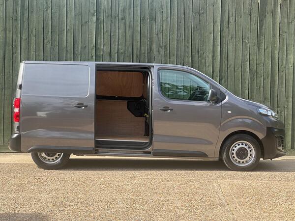 Citroen Dispatch 1.5 BlueHDi 1000 Enterprise Pro M FWD 2 Euro 6 (s/s) 6dr at 9th