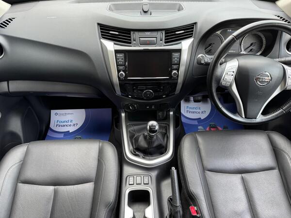 Nissan Navara 2.3 dCi Tekna 4WD Euro 6 (s/s) 4dr