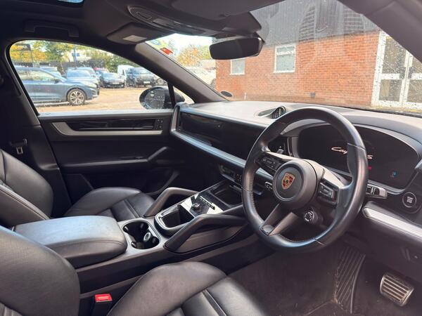 PORSCHE CAYENNE V8 S AUTO - Image 3
