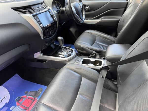 Nissan Navara 2.3 dCi Tekna Auto 4WD Euro 6 4dr at 10th